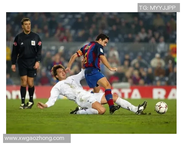 足球巨星童年旧照曝光展现青涩模样回顾成长历程感受励志力量