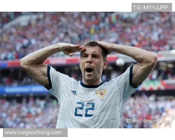 足球慢动作呈现球星风采细节展现技艺与激情的极致瞬间